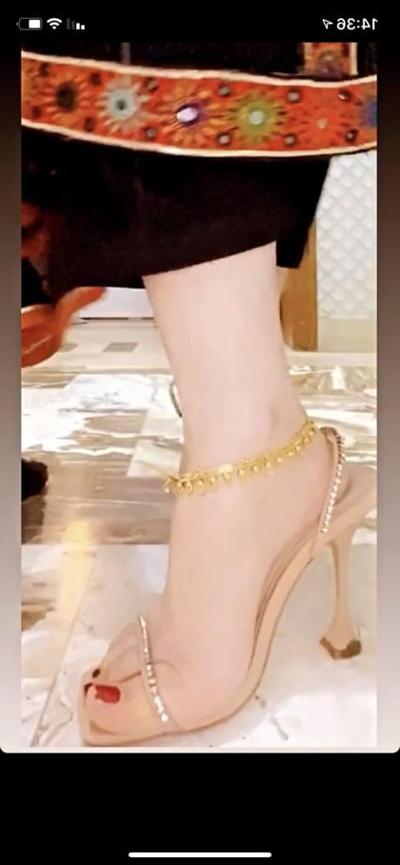 6P Collection of paki feet