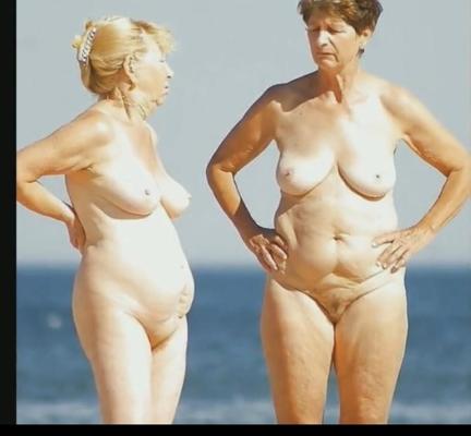 25P Nudist Granny