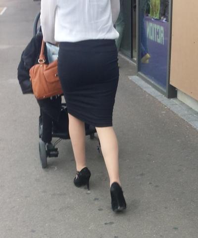 25P mamá caliente con tacones altos vestido ajustado vpl me arrestó