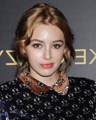 21P Keeley Hazell aime la première de Crazy à Los Angeles