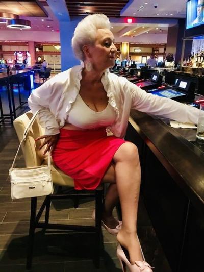 25P Non Nude Mature woman