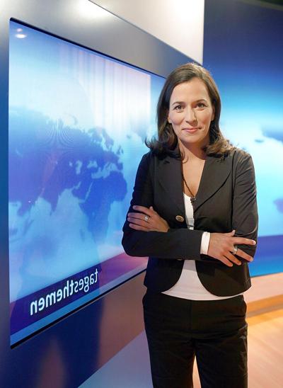 25P Anne Will – Hübscher lesbischer Fernsehstar aus Deutschland