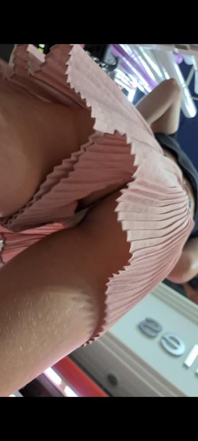 8P Upskirt-Teenager 2