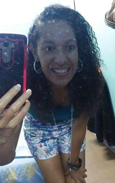 7P She is Gorgeous