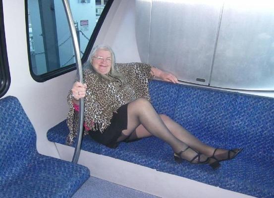 25P Grannies in Pantyhose