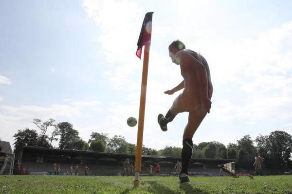 25P Naked football