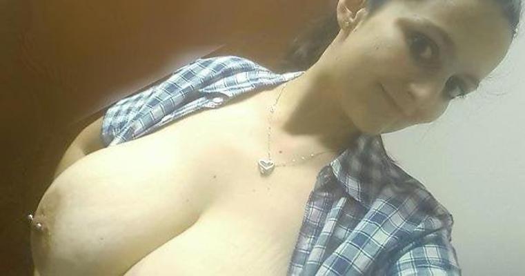 25P Huge Tits Big Ass &amp; Wide Hips On Curvy Slutty MILF