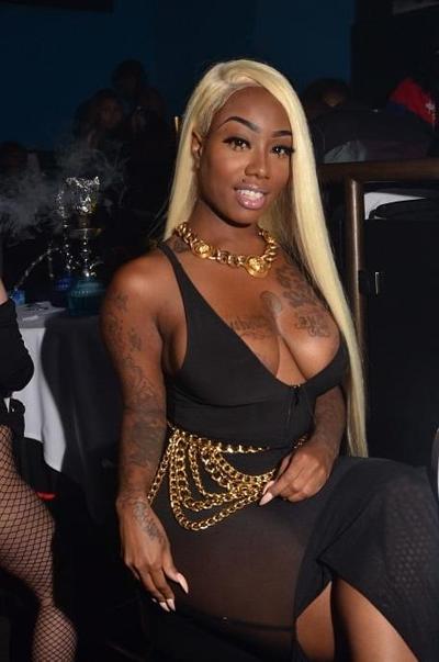 25P Ebony strip club 03