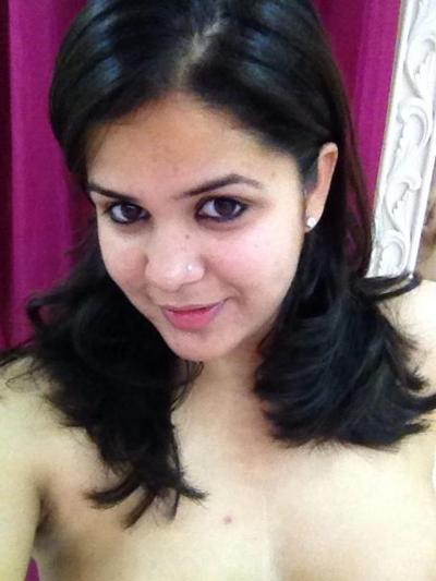 25P Super Hot Desi Girl on Cam