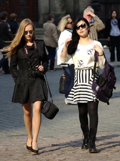 19P pantyhose street 2