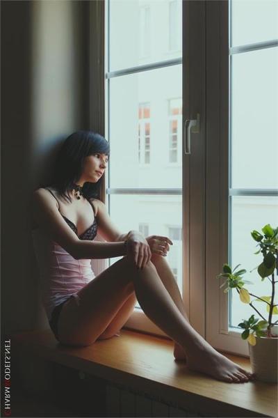 16P Voodoo glamour babe in sexy lingerie Charmmodels