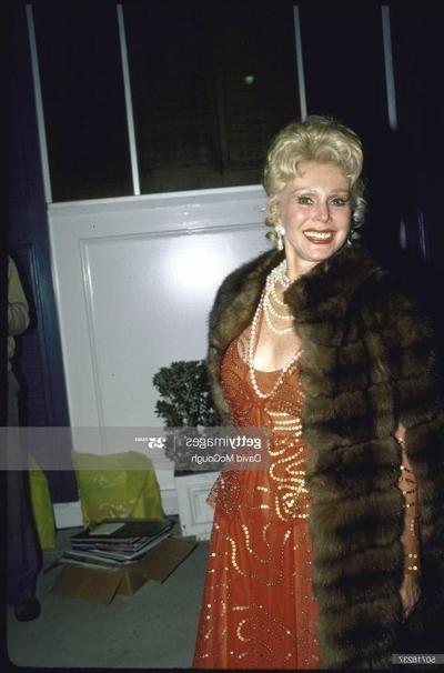 25P Peitos de celebridades - Eva Gabor