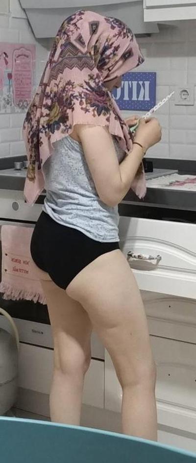 7P Maman MILF turque maman turbanée
