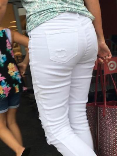 5P A simple MILF Ass in white pants