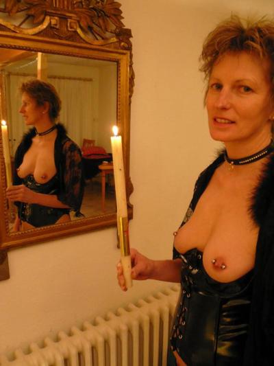 23P pierced nipples slave (Chloe)