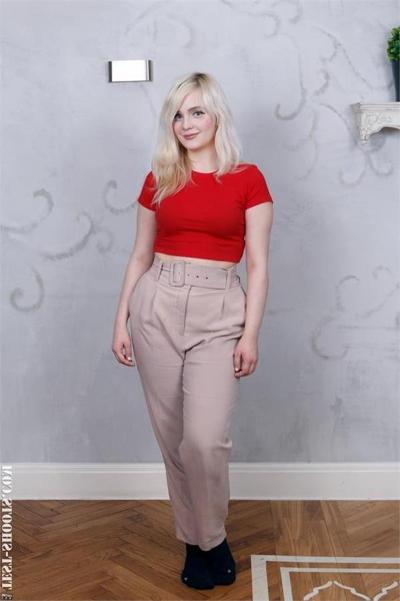 16P Coroline chubby pretty teenager who wants to be a pornstar