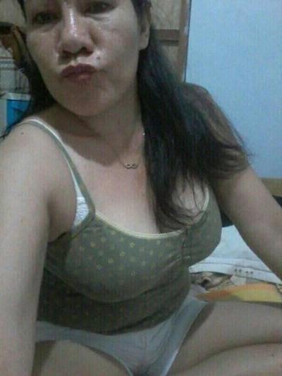 6P Filipina GILF with huge tits Filipino