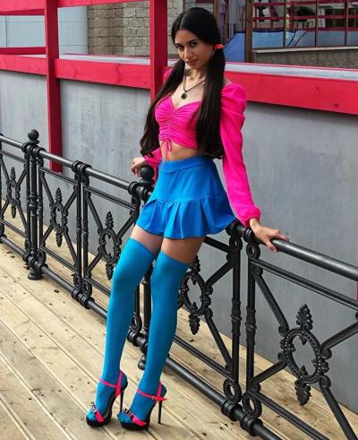 25P Young Pantyhose Loving Girl