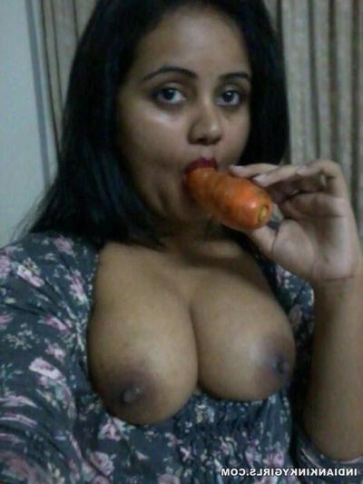 7P bhabhi india tomando selfie masturbación para su esposo
