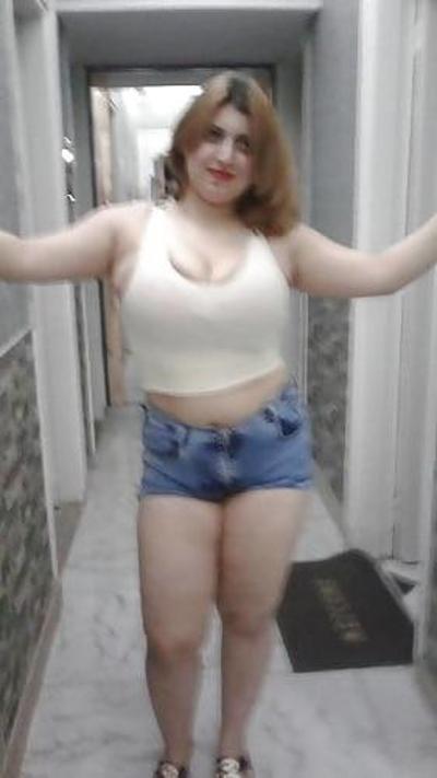 25P Arabe mature hijab pute gros seins et gros cul salope BBW MILF