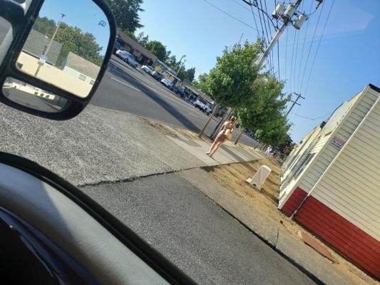 25P Más loco en la 82nd Ave