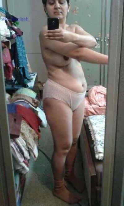 11P Desi reife Frau Poonam
