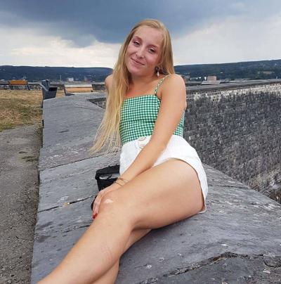 25P Instagram slut