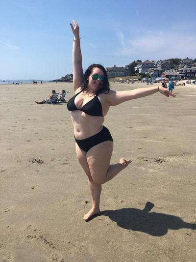 8P Chubby cutie in a Bikini
