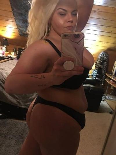 5P Sexy chubby blonde