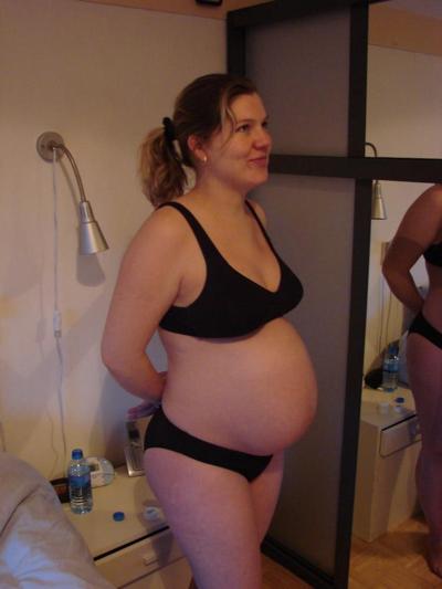 10P Preggo Milf