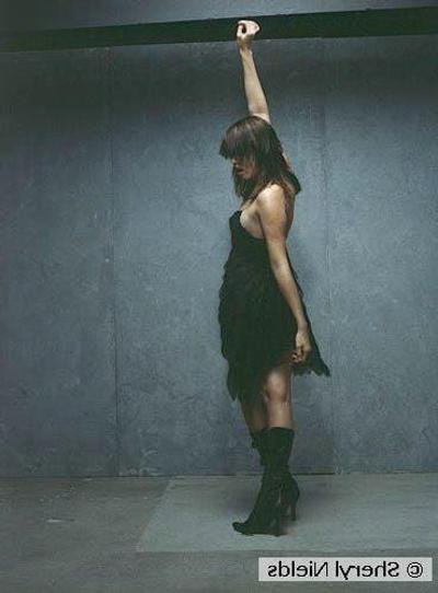 25P Mandy Moore - Sheryl Nields Photoshoot (2003)