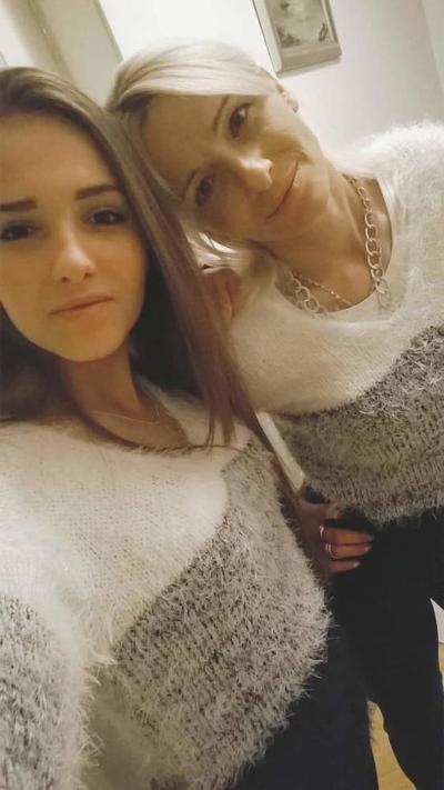 25P Nevena uska mala slatka pickica obrijana - Fille serbe