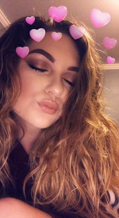 15P Posh english gf spreads herself for viewers