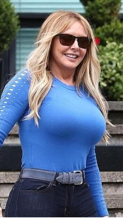 25P Carol Vorderman Nut Buster MILF In Tight Ass Jeans Wank Bank