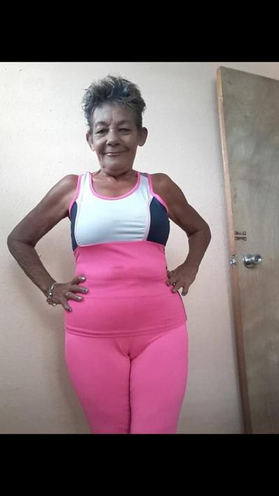 7P Granny cameltoe