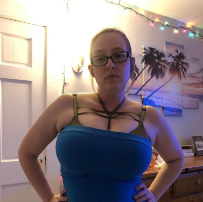 25P Thick and curvy MILF Sara