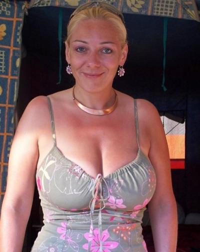 25P Mature Amateur Clothed 26