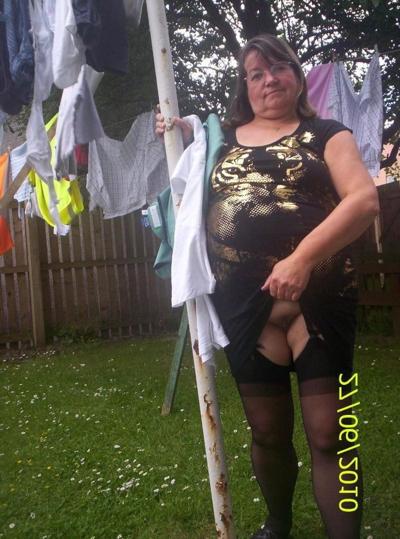 25P Granny whore with hairy cunt