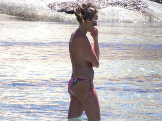 6P Italian mom big white tits topless beach Naxos