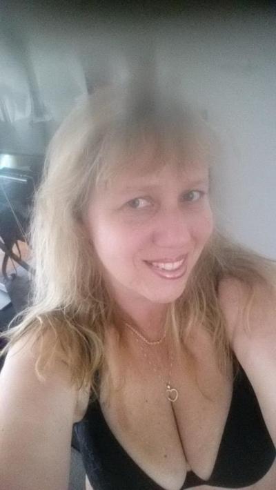25P Blond mature wife selfies