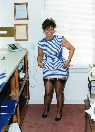 25P Mature Women in Nylons and Stockings 2