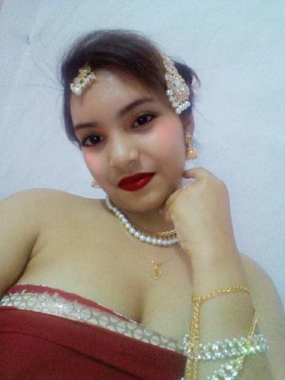 25P Desi nude bhabhi