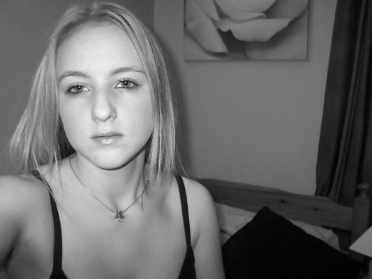 25P DIRTY BLONDE TEEN