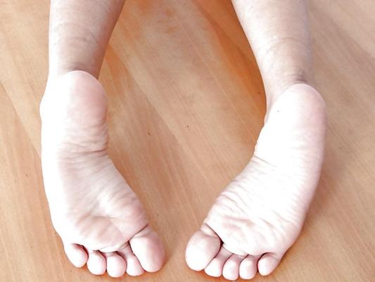 17P Some Juicy Feet