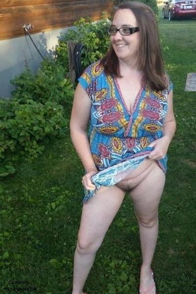 25P Who likes pornstars? Housewives are the best!