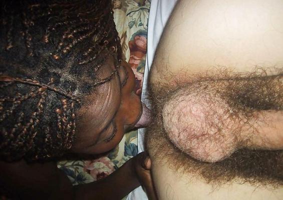 9P Ebony girls know their place...