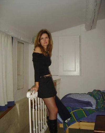 12P Dark hair M.I.L.F.