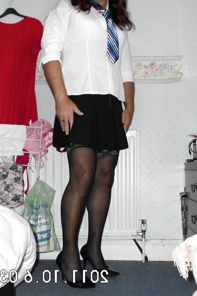 4P Naughty school girl