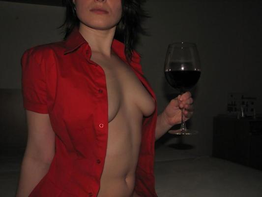16P Californian red wine and red blouse - N. C. 