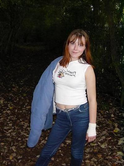 6P Slutty teeny bitch shows outdoor